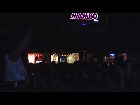 Arno Cost @ Pacha London, 7/12/2013 Track ID?????