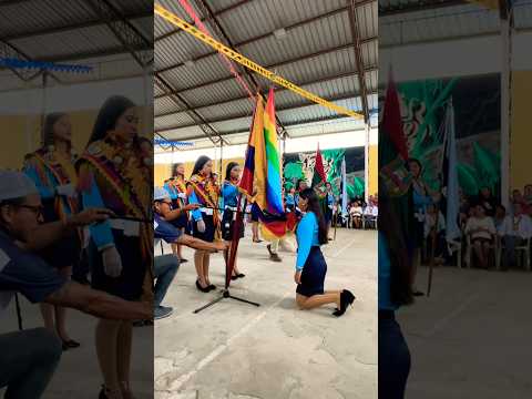 Estudiante de Arajuno realiza el juramento de la Wiphala y la bandera del Ecuador