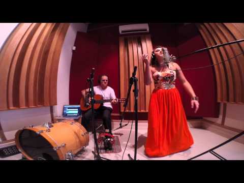 Nathalia Bellar - Voyage Voyage