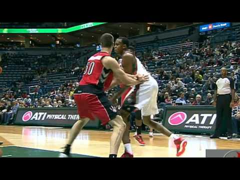 Zaza Pachulia's Backwards Circus Shot and the Foul