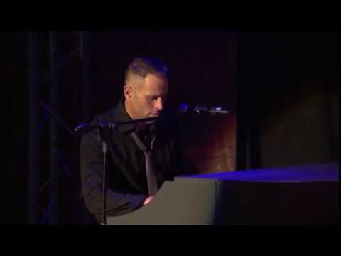 Missing You - Garth Taylor ( Live Version )