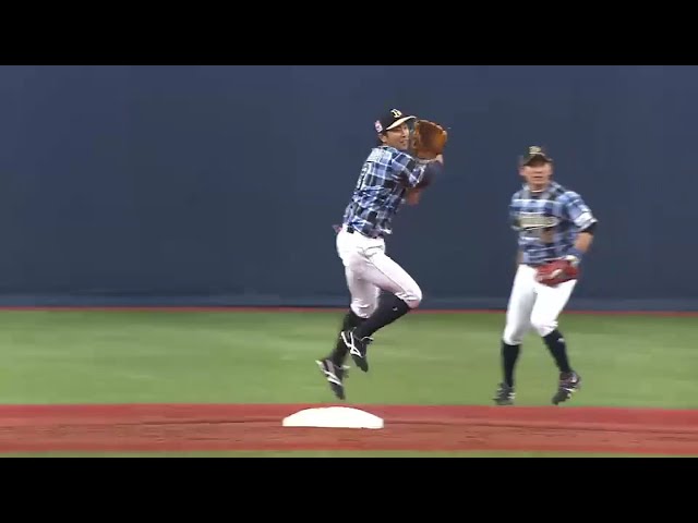 【2回表】バファローズ・安達 流れるような動きで打球を処理!! 2016/6/11 Bs-DB
