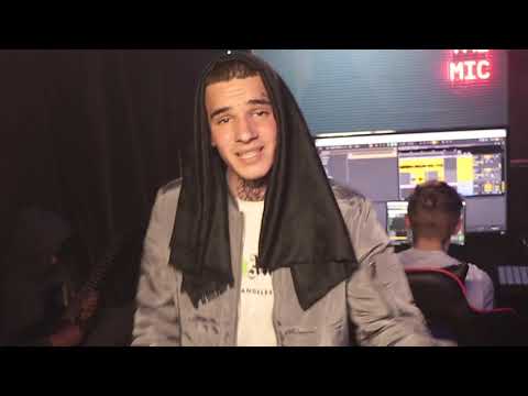 Griff - Studio session freestyle (Divinestudios.tv)