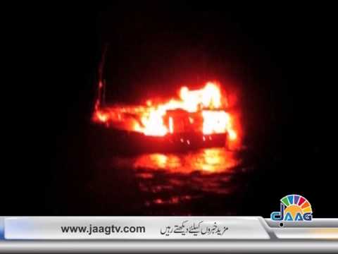 Indian Drama Exposed By Their Own Media Of Pakistani Boat Entering In Indian Territory