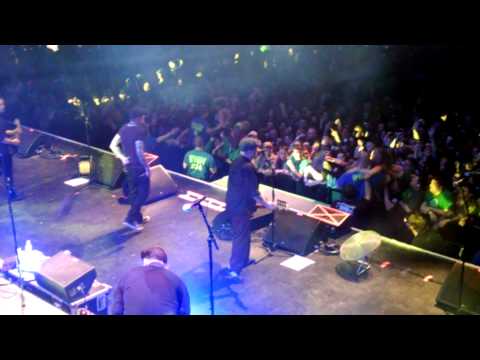 Videoclip de Which Side Are You On? (Live) — Dropkick Murphys