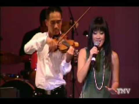 Khánh Ly và Hồng Nhung  : Em oi Ha Noi Pho hát song ca tại Hoa Kỳ