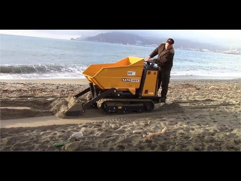 MOTOCARRIOLA CINGOLATA KATOIMER CARRY 110 CASSONE DUMPER & PALA AUTOCARICANTE in AZIONE su SPIAGGIA