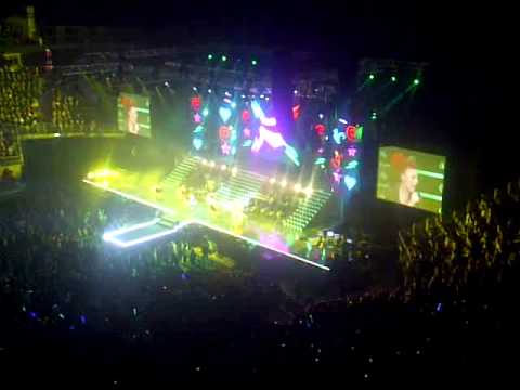 Cher Lloyd at O2 Arena singing Girlfriend