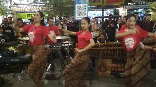 Download lagu STASIUN BALAPAN versi ANGKLUNG MALIOBORO YOGYAKARTA mp3