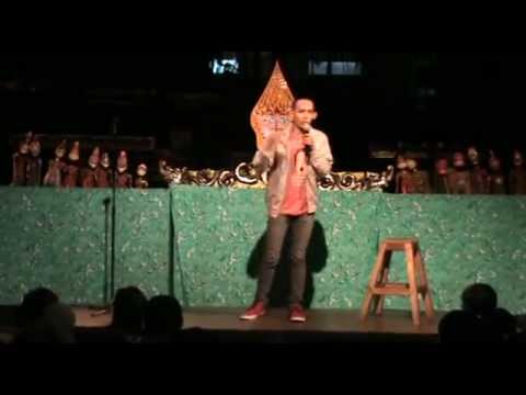 #StandUpNiteBDG4 - Randhika Djamil / @crazydhika