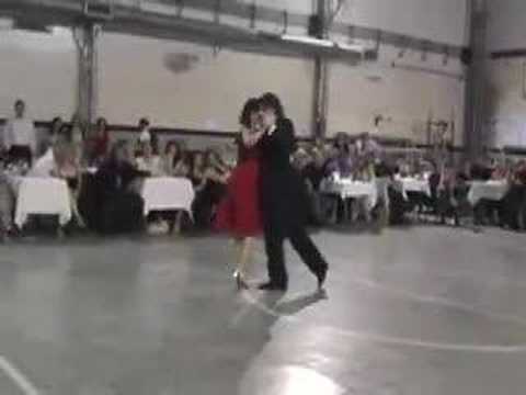  Enrique Grahl Junior  and  Judita Zapatero  are  dancing  to  the  tango  "  Café Domínguez  "