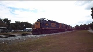 preview picture of video 'CSX Train Passing Through Plant City Rail Yard'