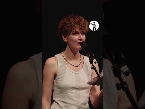 Ich trinke nur in Gesellschaft | Lu Komma Klar | Poetry Slam TV #poetryslam #shortsyoutube #sober