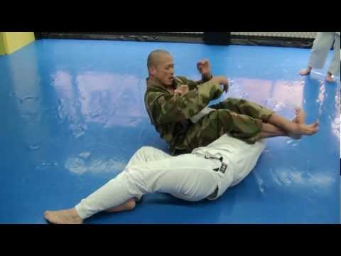 腕十字の取り方・下からの腕十字