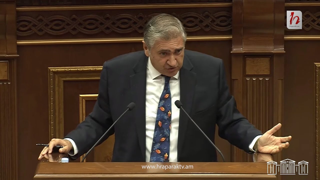 Յուղը վրան զենքեր հանձնեցի՞ն, բա ՊԲ-ն ՀՀ իշխանությանն էր ենթարկվում․ Արթուր Խաչատրյան