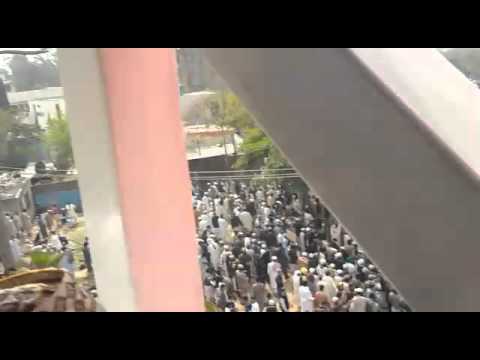 GAZI MUMTAZ QADRI SHAHEED K JANAZA KE TAYARI