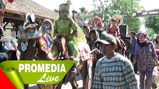 preview picture of video 'Kuda Renggong - Tanjung Baru - Peuyeum Bandung - Mobil Butut'