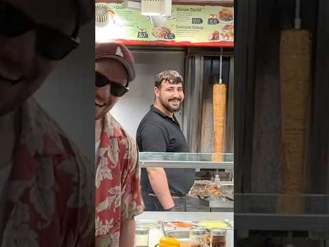 Dönermann im Paradies 😍🌴 #sommersong2026 #reaction #newmusic #paradies #cellarkid Vocals: KI / AI