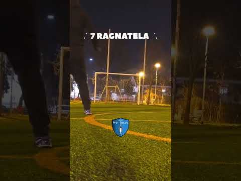 Allenamento in solitaria su campo a 5 #calcio #futsal #futball #seriea #goal #goals #passion