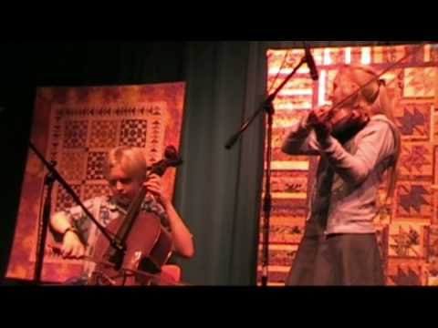 Laura & Darin Smith-Weaverville Entertainment 2007 Part 1