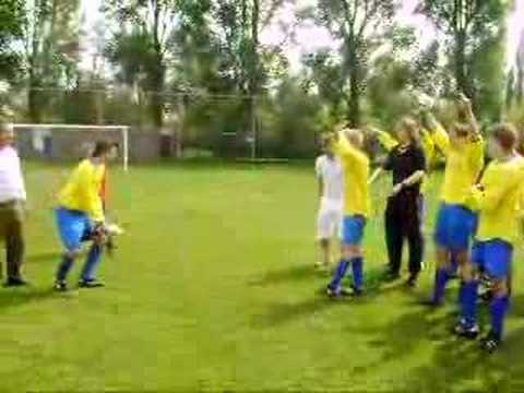 Sarto B1 Jimmy neemt beker in ontvangst