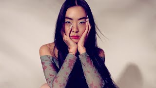 リナ・サワヤマは私が今まで見た中で最高のビキニボディを持っています