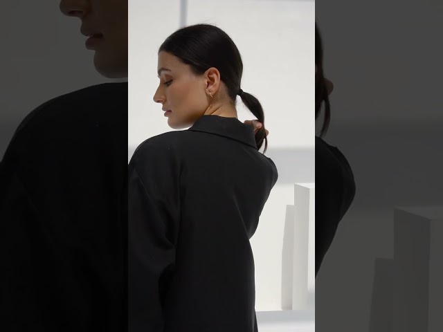 عباية سوداء بليزر