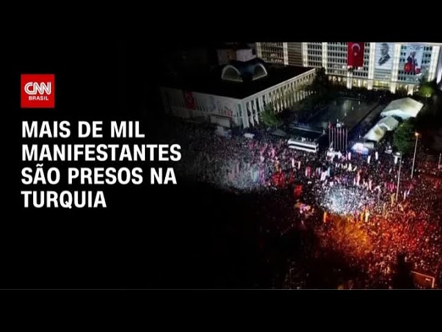 Manifestantes entram em confronto com a polícia durante protesto na Turquia | CNN PRIME TIME