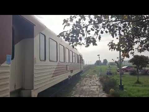 Trenul R CR 11417 Iași - Dorohoi sosește și pleacă din Halta Rediu