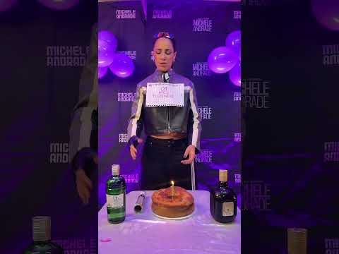 fizeram um bolinho surpresa pra mim ontem 🤣 #micheleandrade