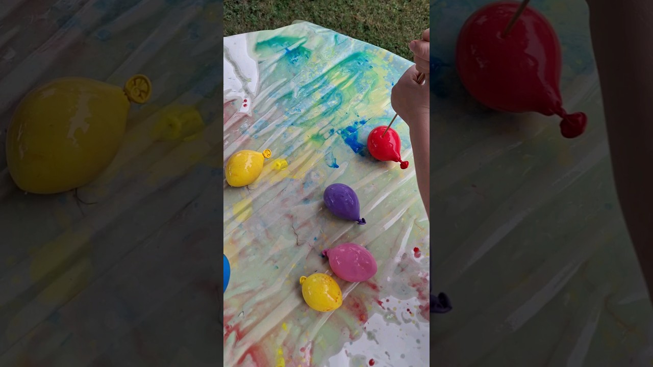 Disegnare con palloncini ad acqua e colore. DIY balloon splatter painting. Paint plus Water.