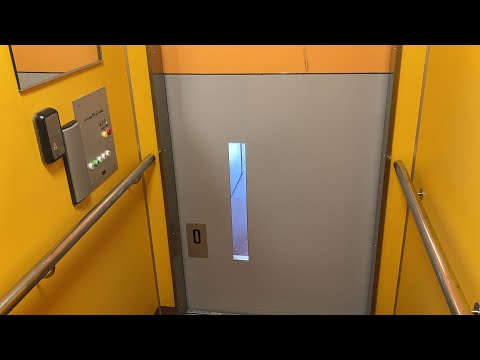 1979 KONE Roped Hydraulic Elevator @ Norralagatan 13B, Söderhamn, Sweden.