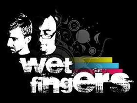 Wet Fingers feat. Nicco Maniat - Put Ur Hands Up (Radio)