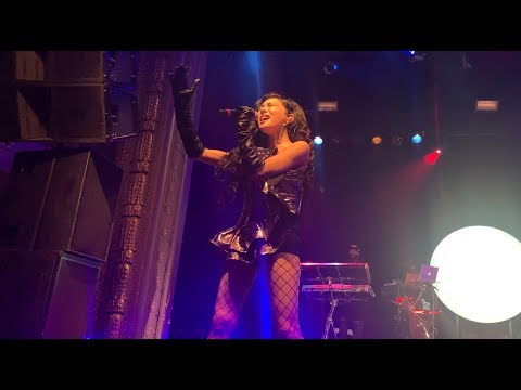 191025 fancam tiffany young - magnetic moon tour - wrecking ball