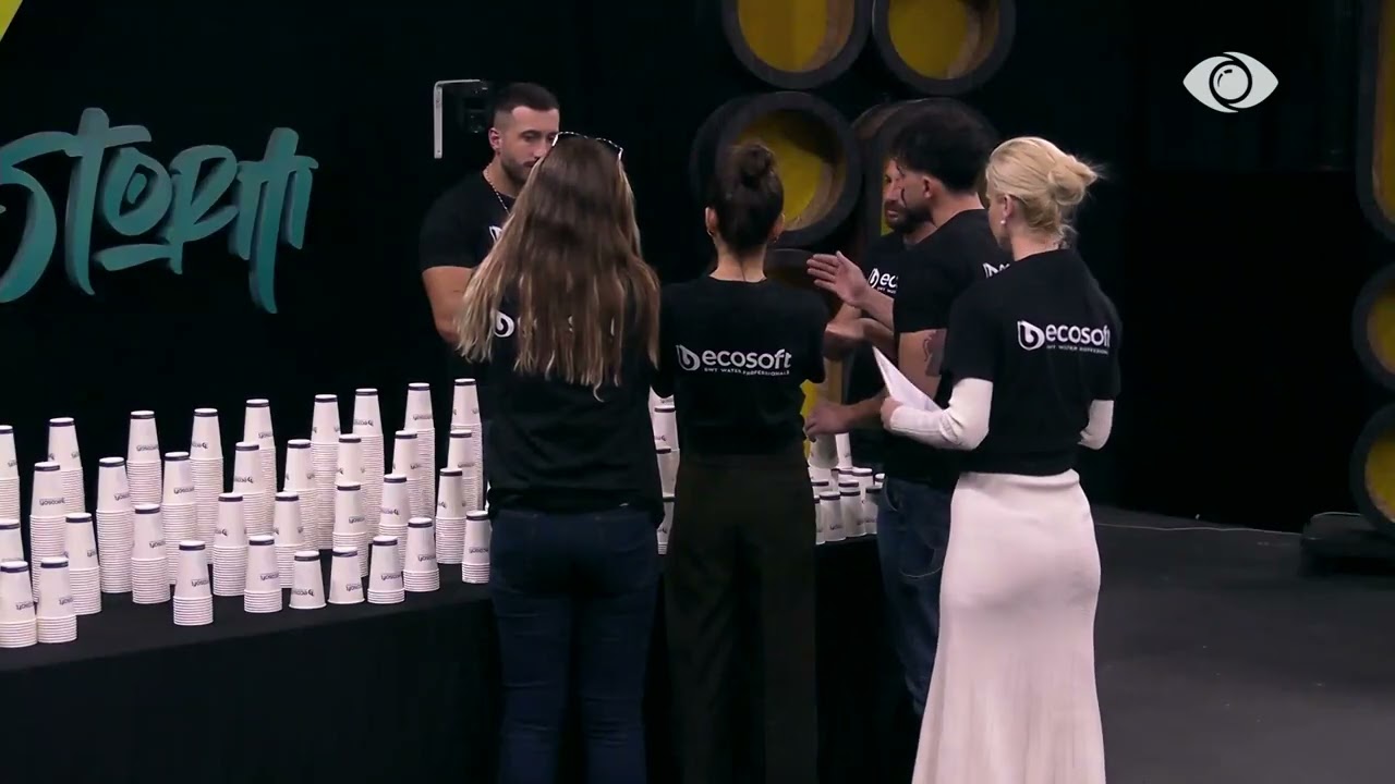 Fillon sfida, grupi 2 nis të ndërtojë piramidën e gotave