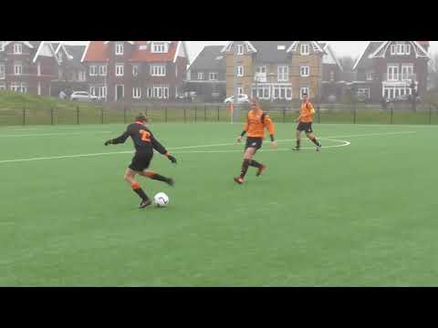 13 jan 2018 VV De Meern JO 17-2 - VV De Meern 17-3 friendly 4-2 Redding op de lijn