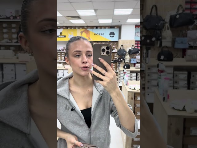 Чоботи жіночі шкіряні байка хутро 592641 Чорний Лофери жіночі замшеві 595238 Бежеві 