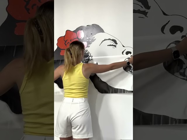 Vídeo relacionado con SUPERDANT Banksy Pegatinas de Pared Globo Chica Pegatinas de Pared Abstracción Vinilo Pegatinas Estilo Banksy Graffiti Decoración de Arte de Pared para Dormitorio Sala de Estar Decoración Del Día
