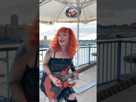 Mood: Autumn 🍁#elenaseagalova #seagalisation #guitar #guitarist #guitarsolo #gig #live