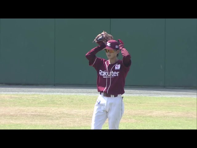 【農場】大膽的飛撲！東北樂天金鷲的辰見鴻之介幸之助奮力捕球即將飛出的球！ 2025年8月31日埼玉西武獅vs.東北樂天金鷲