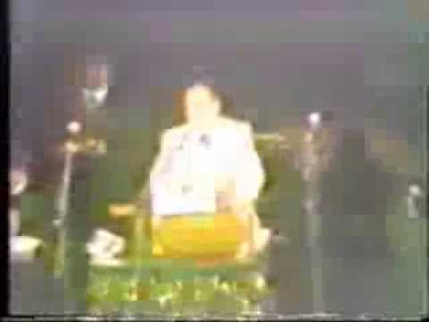 Basi hai dil me nabi kie yaad - Mohammed Rafi Live