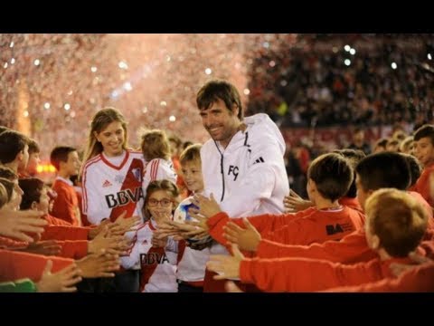 "La película de la despedida de Cavenaghi" Barra: Los Borrachos del Tablón • Club: River Plate • País: Argentina