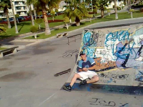 rafael moleiro y laurent lopez haciendo skate