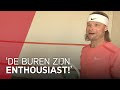 Stel bouwt logeerkamer om tot squashbaan