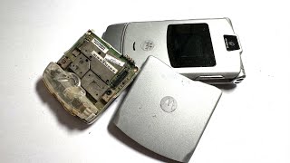 Motorola Razr V3 Flip Mobile Phone Disassembly