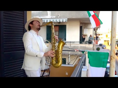 "Bella Ciao" - BALCONY SAX PERFORMANCE in ITALY