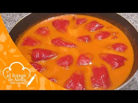 Pimientos del Piquillo con Bacalao y Salsa de Pimientos