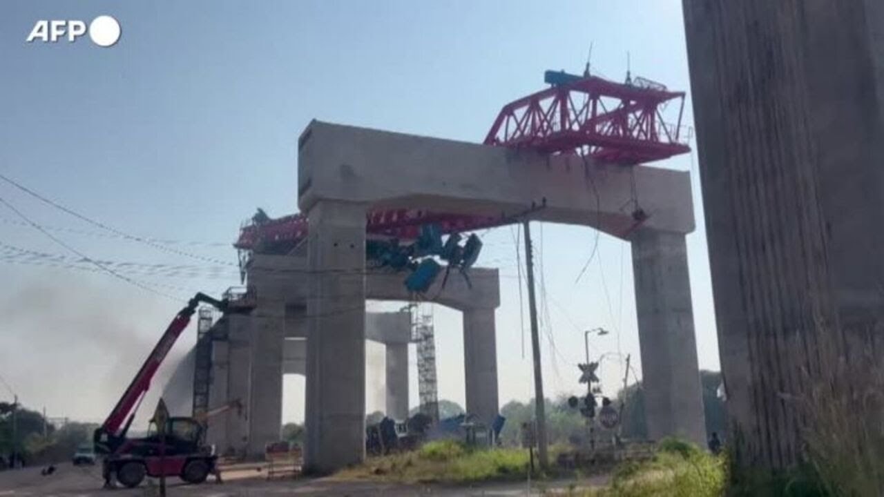 Thailandia, decine di morti in un incidente ferroviario