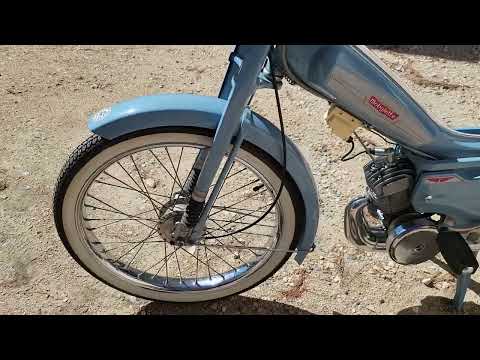 Mobylette av56 bleue restauration l'atelier 84 cyclos France Vaucluse