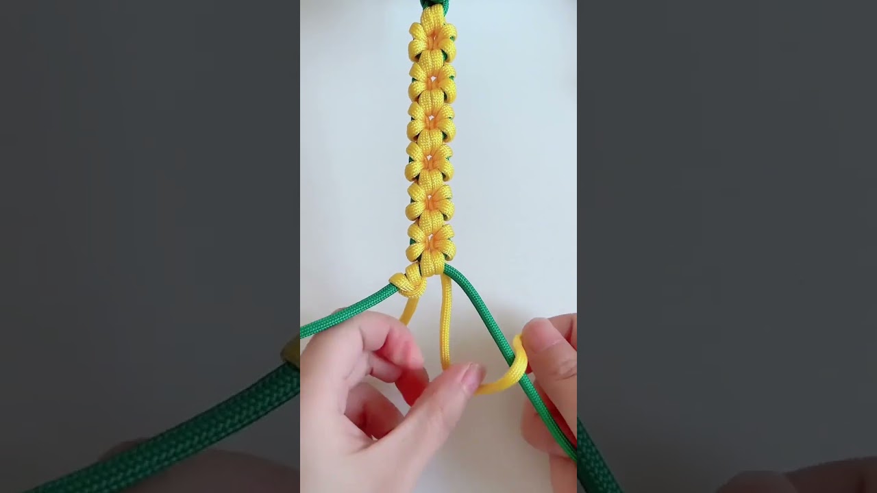 DIY Daisy Chain Flower Bracelet | Step-by-Step Tutorial